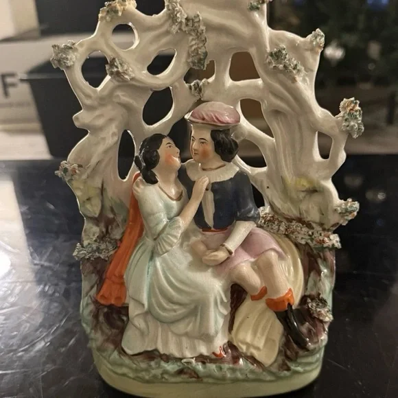 Antique 19th Century Staffordshire Courting Couple Figurine 7.5in - Picture 2 of 6